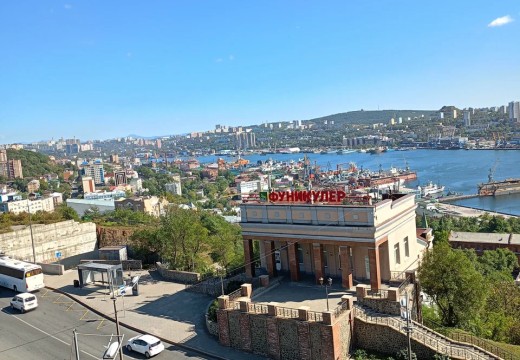 Сопка Тигровая, фуникулёр, центр города