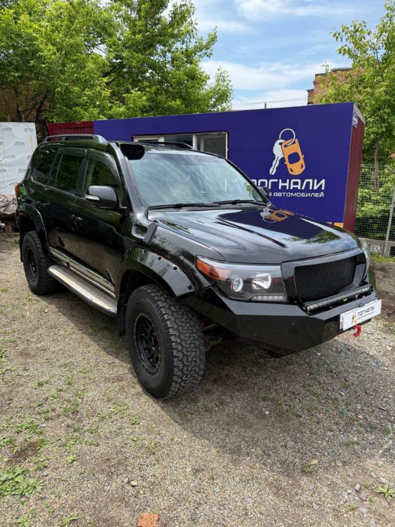 Toyota Land Cruiser 200